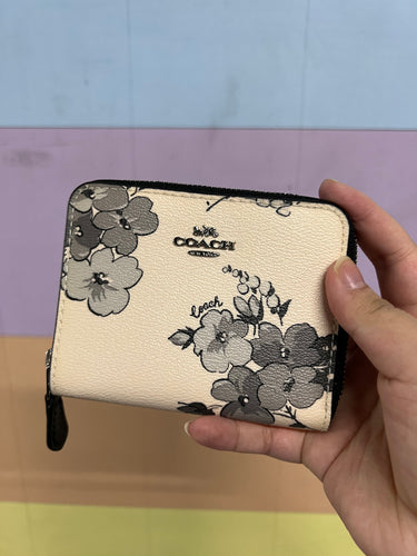 Coach wallet 瑕疵