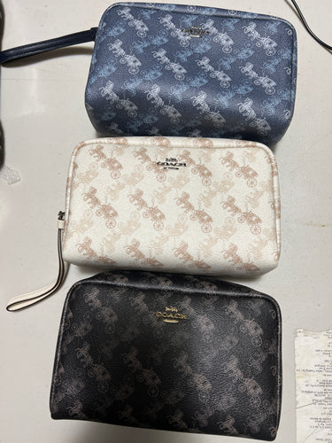 Coach makeup bag 多色